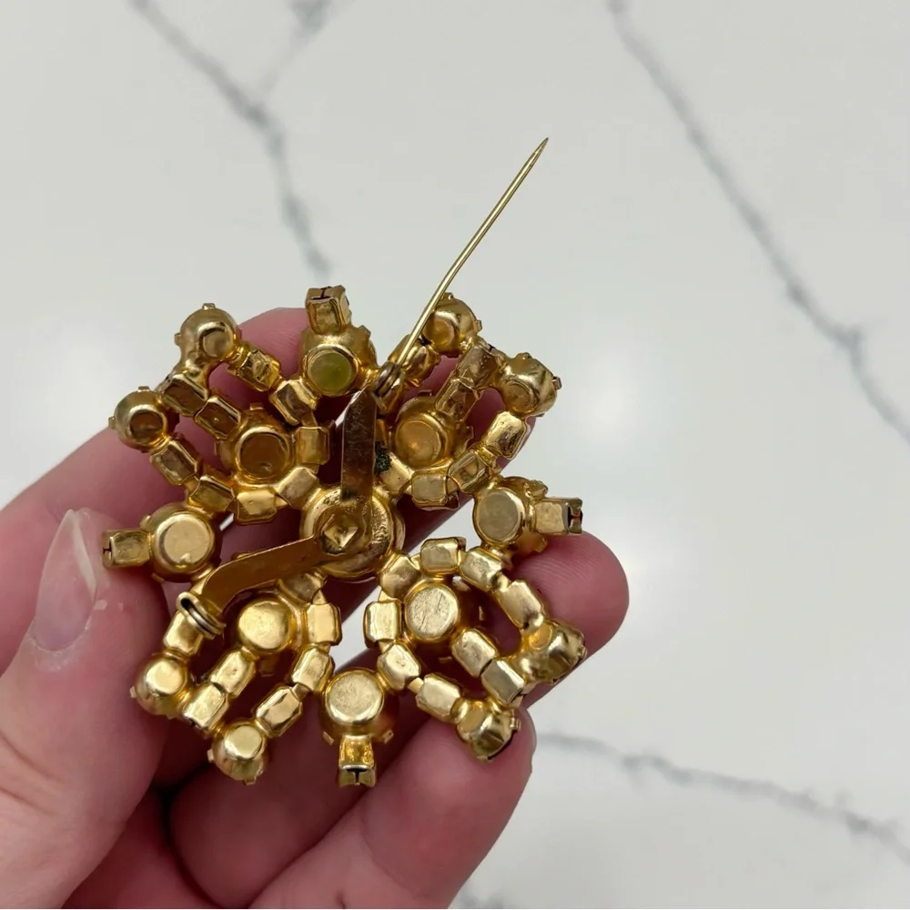 Vintage Jeweled Pink Toned Flower Costume Brooch - Picture 4 of 4